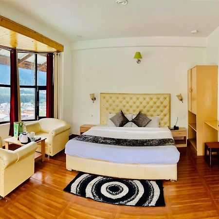 Hotel Hadimba Palace - Near Mall Road Manāli Екстериор снимка